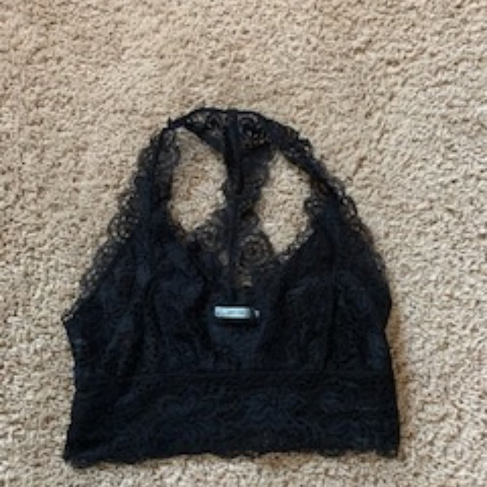 Kimchi Blue Lace Black Bra Let